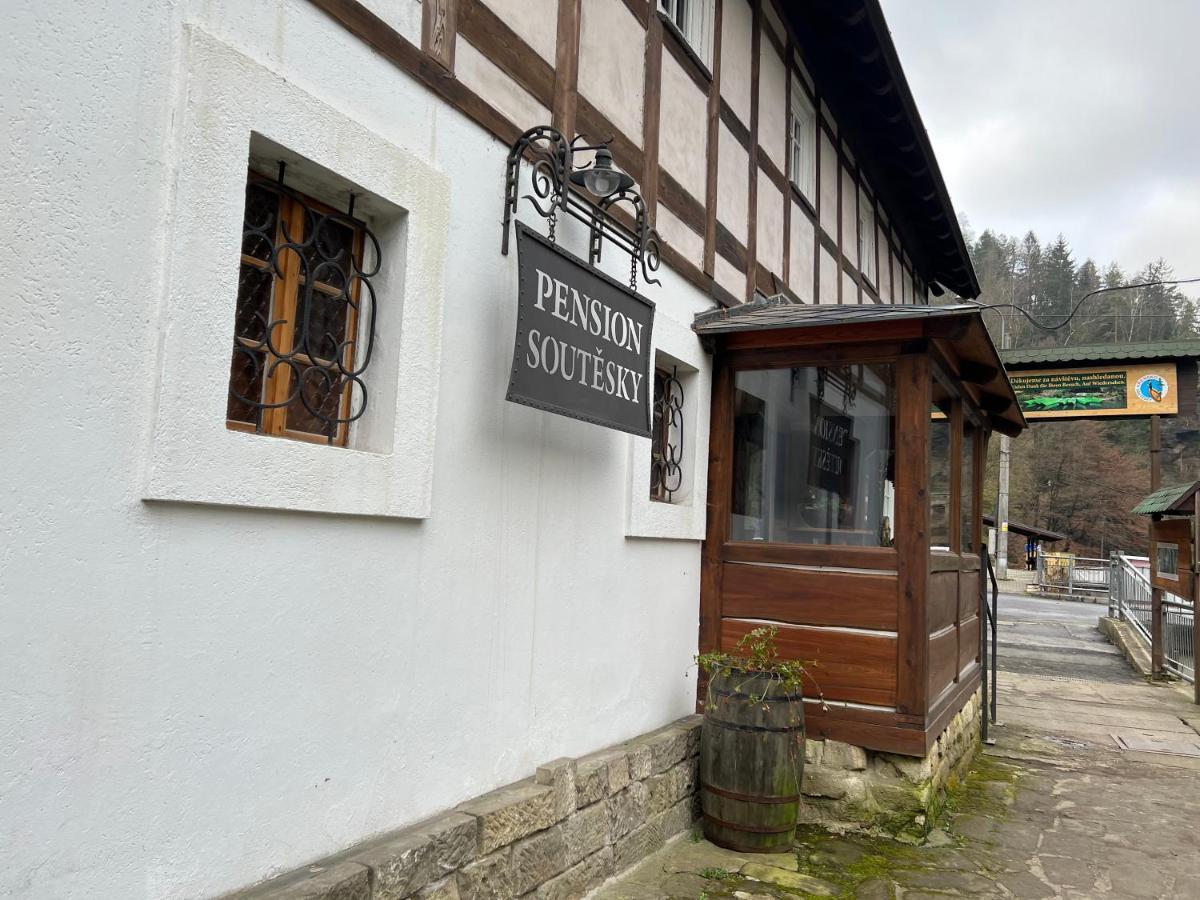 Pension Soutesky Hotel Hrensko Exterior photo